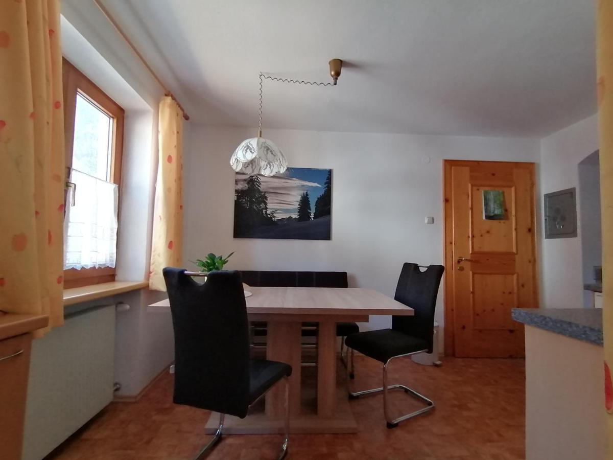 Ebster Apartament *