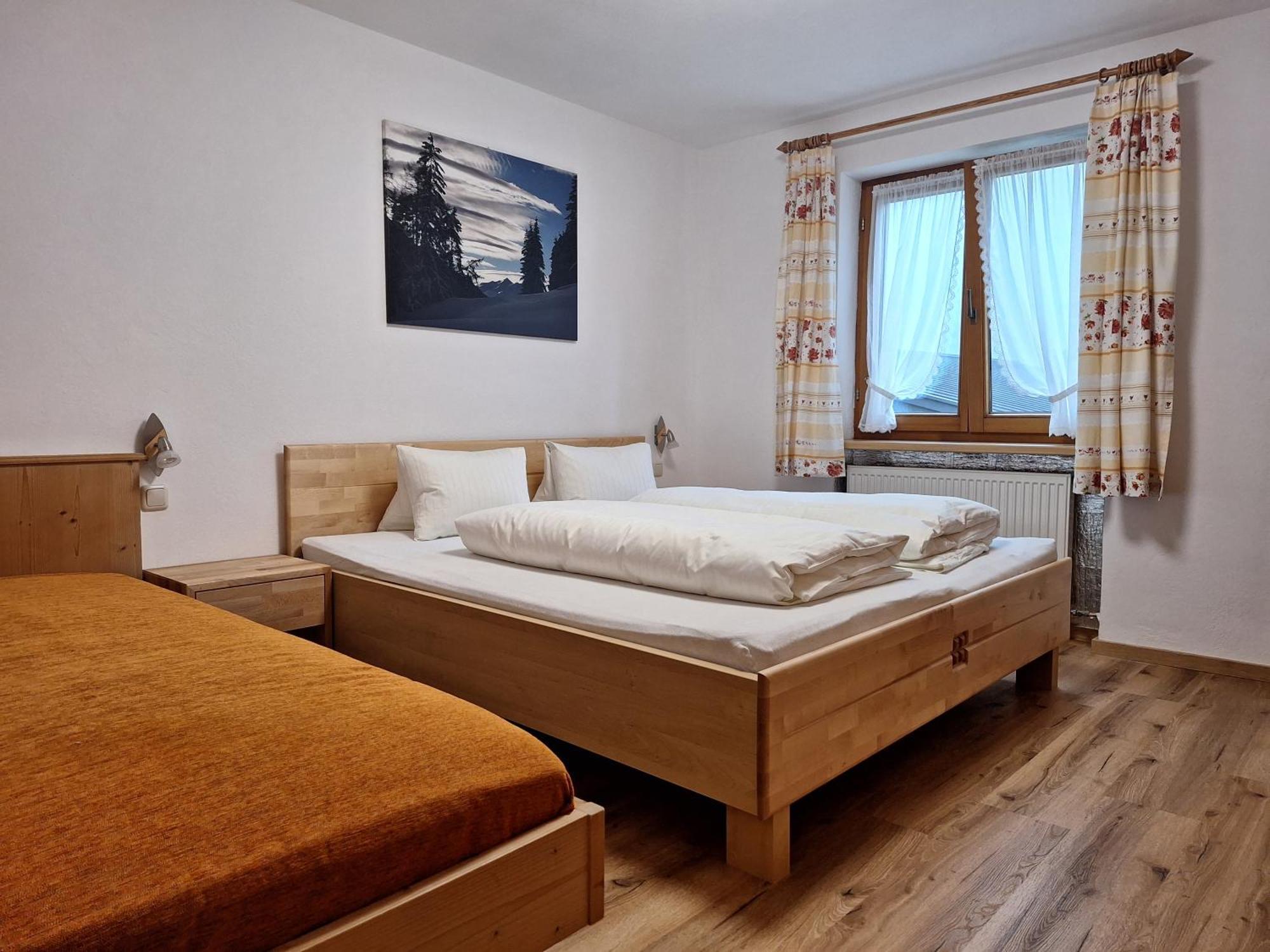 Ebster Apartament *